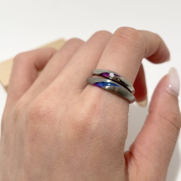 SORAの結婚指輪 カラの着用画像