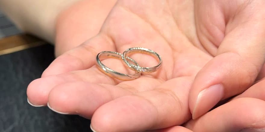 【長岡市】美女と野獣の結婚指輪をお作りいただきました