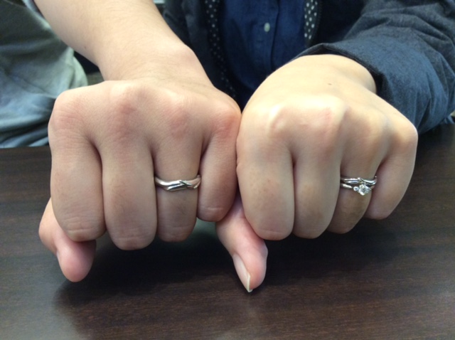 俄（にわか）の婚約指輪『白鈴』＆結婚指輪『鯨』（新潟市/Ｔ様＆Ｍ様）
