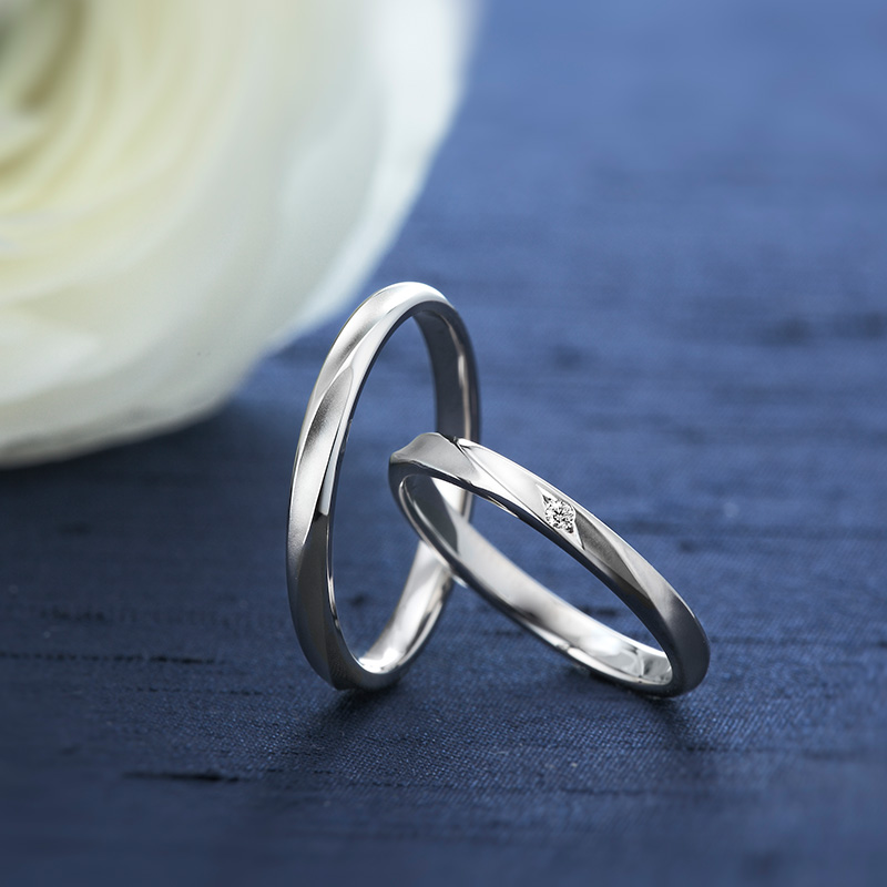 ロイヤル・アッシャーの結婚指輪「WRA033/WRB048」の画像
