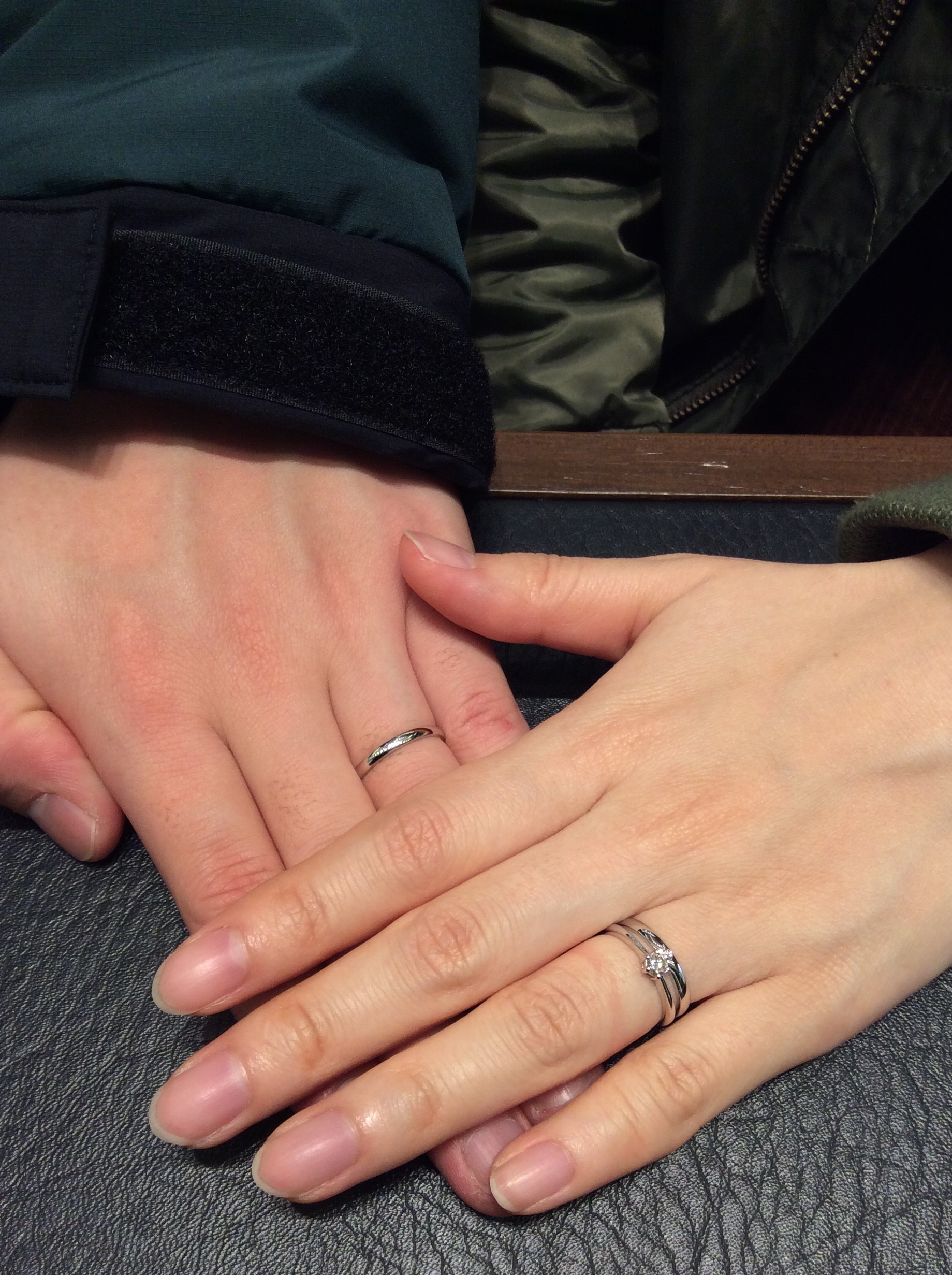 一真堂オリジナル１石タイプの婚約指輪＆ノクルの結婚指輪　（燕市/野村周平様＆千暁様ご夫婦）
