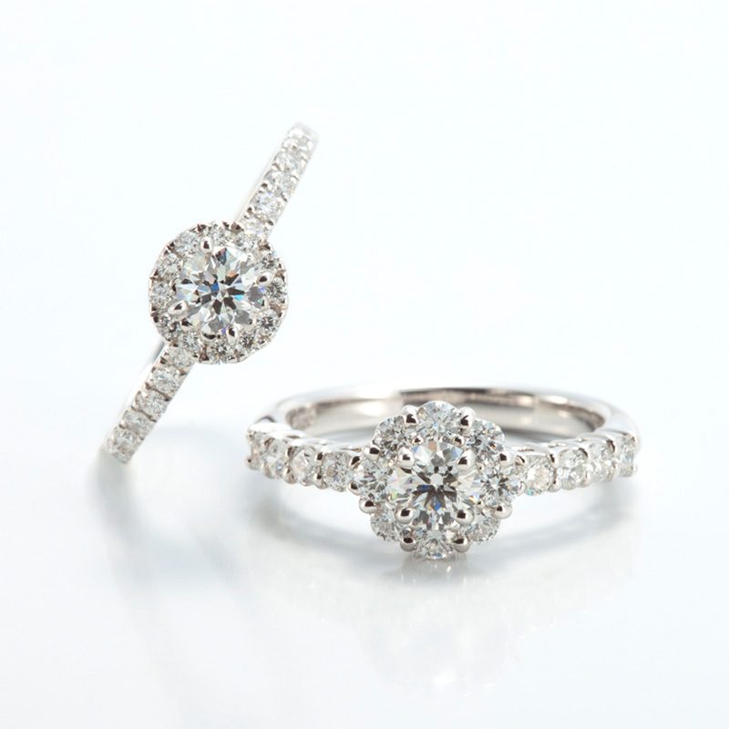 エレガントな婚約指輪