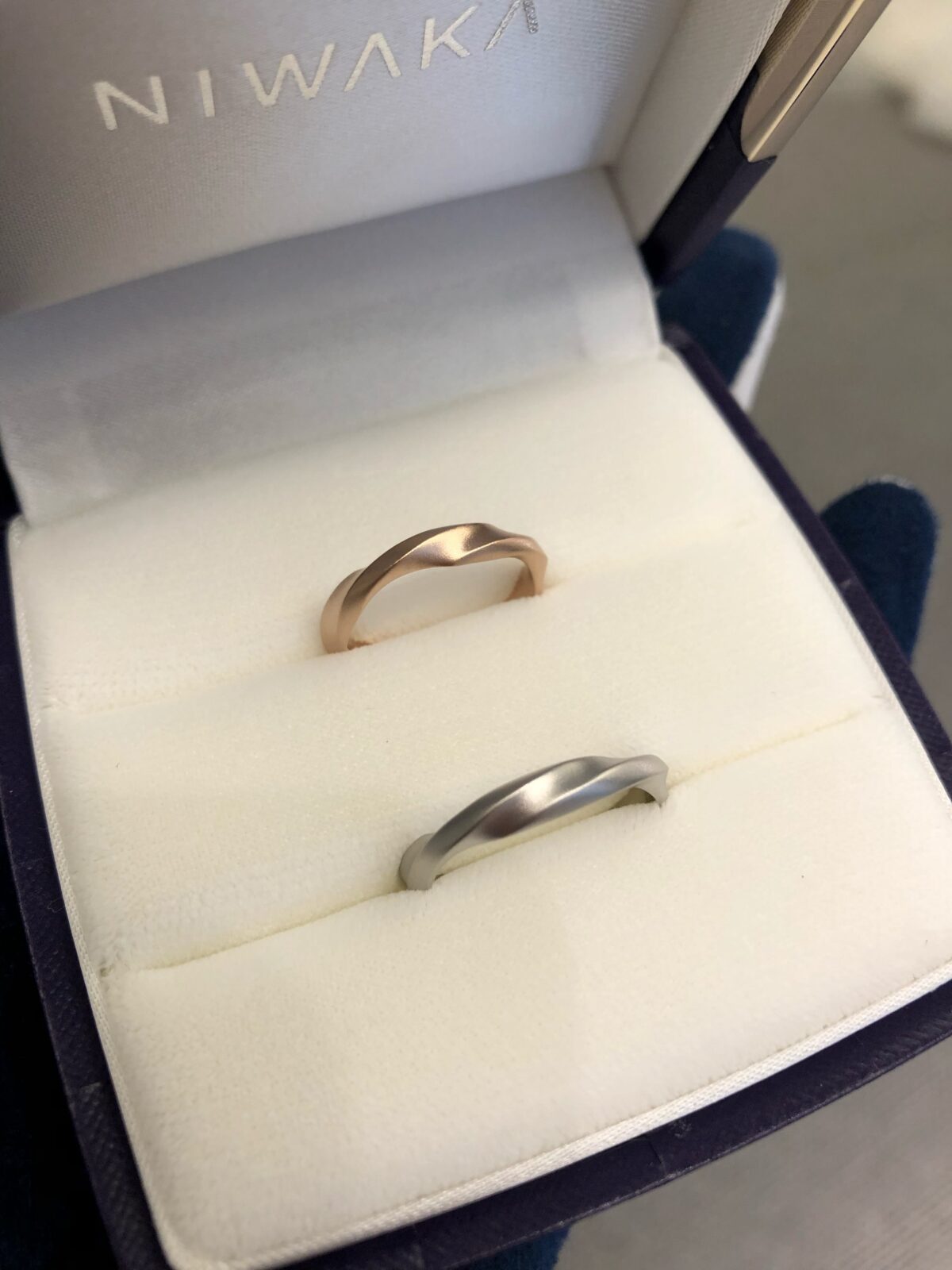 NIWAKAの結婚指輪　禅の輪のマットアレンジ