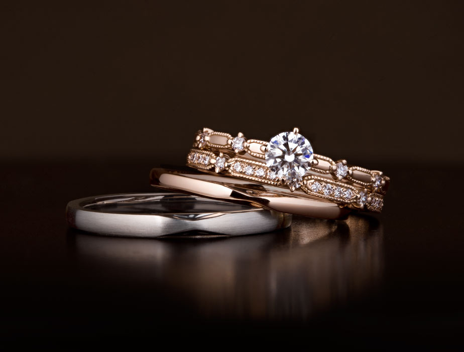 ルシエのピンクゴールドの結婚指輪クロシェ