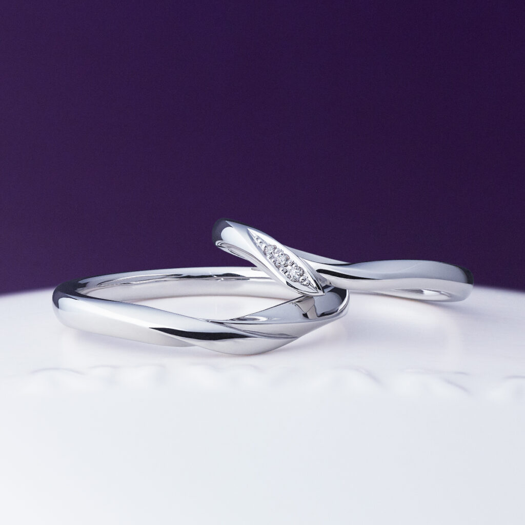 NIWAKAの結婚指輪　初桜
のダイヤモンド3石タイプの画像