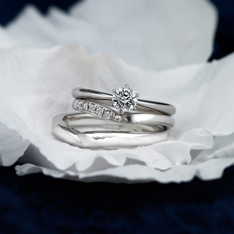 結婚指輪と婚約指輪の違いを徹底解説｜デザイン、相場、買うタイミングの違いとは