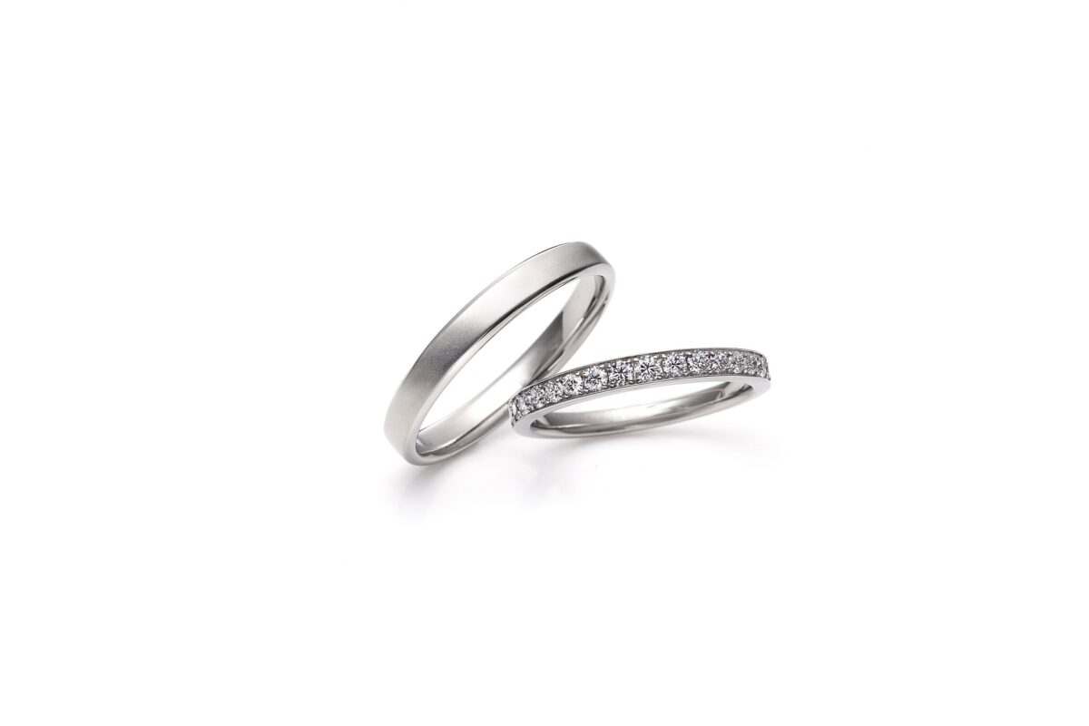 ラザールダイヤモンドの結婚指輪ベイビーズブレス