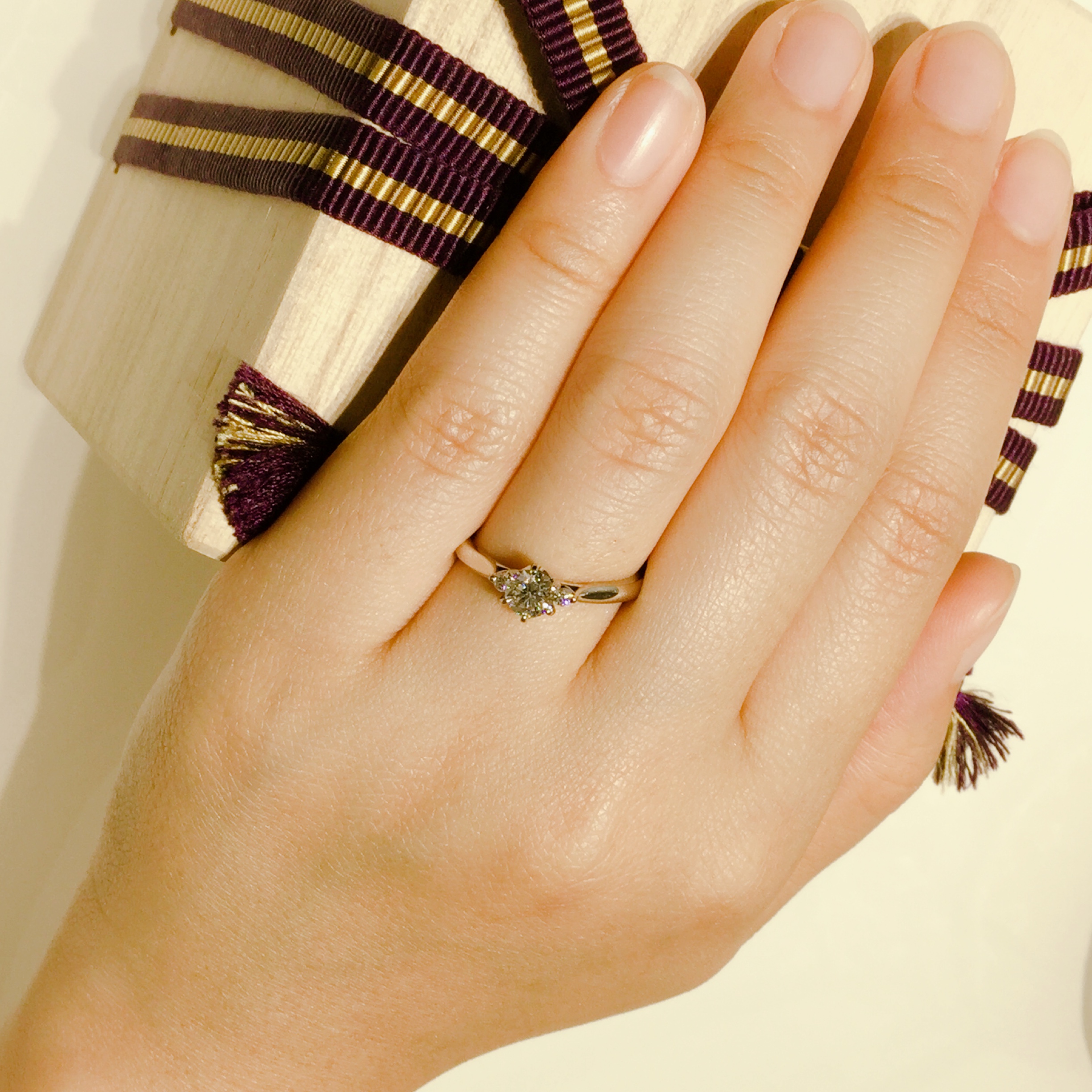 0.4ctの婚約指輪｜俄の白鈴をサプライズでプロポーズリングとしてご成約。新潟県村上市K様・N様