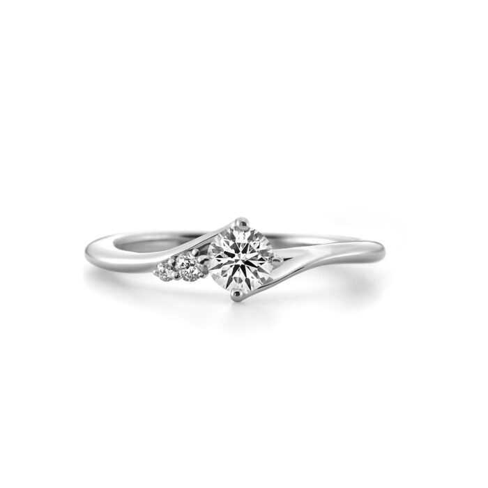ラザールダイヤモンド　カシオペア　婚約指輪