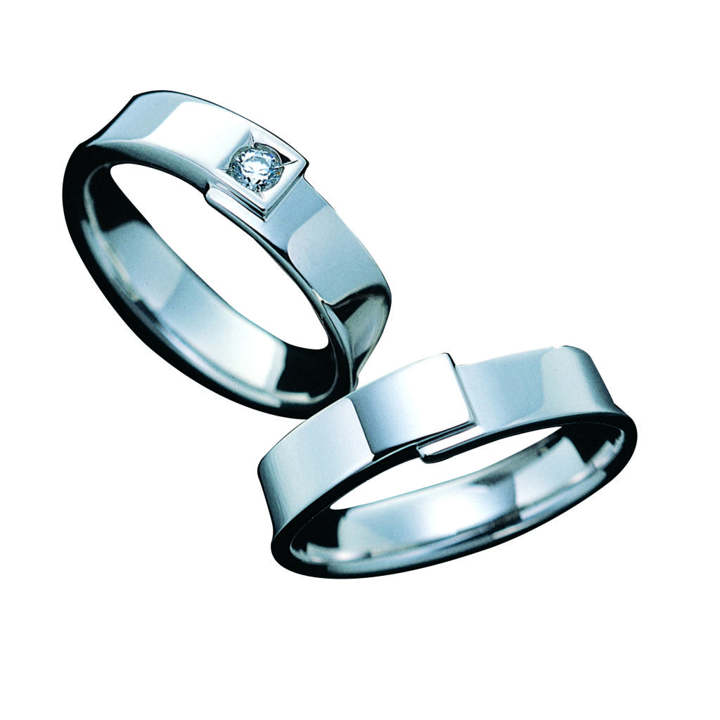 ラザールダイヤモンドの幅広の結婚指輪