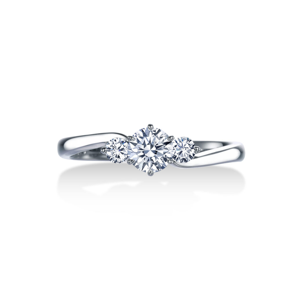 ロイヤル・アッシャーの婚約指輪ERA
680