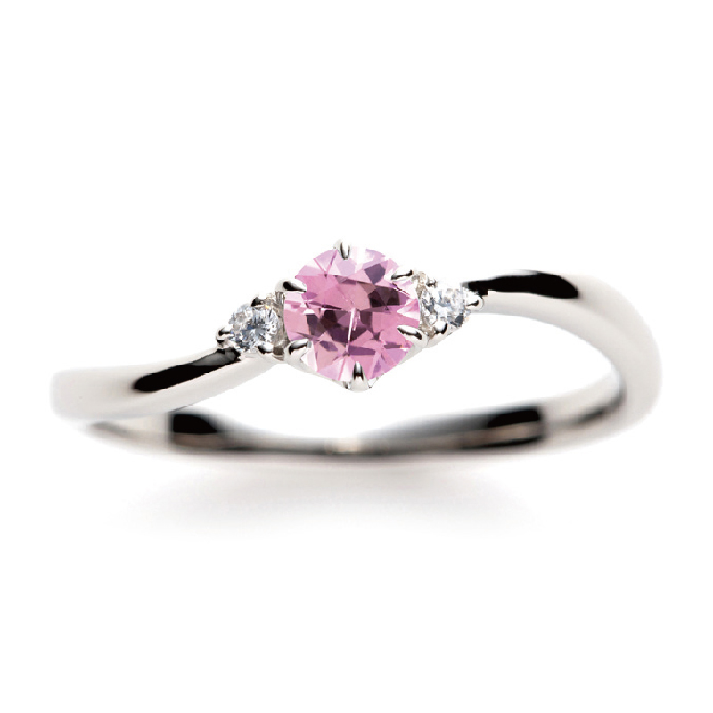 Soのピンクサファイアの婚約指輪