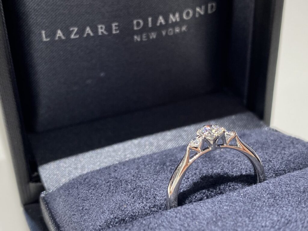 ラザールダイヤモンド　婚約指輪『リリーズ』の画像