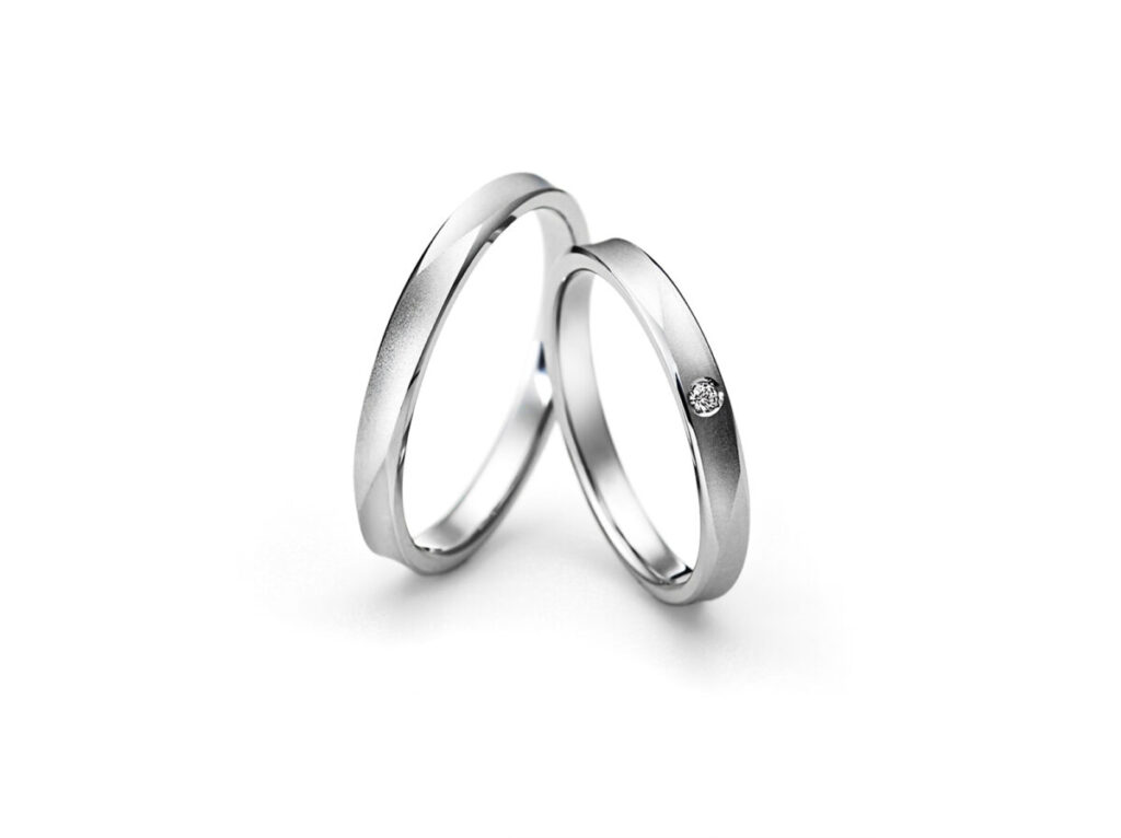ラザールダイヤモンドのマット加工の結婚指輪