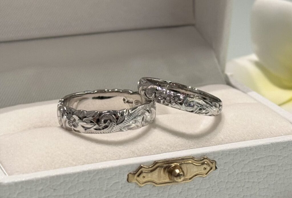 ホワイトゴールドの結婚指輪イメージ