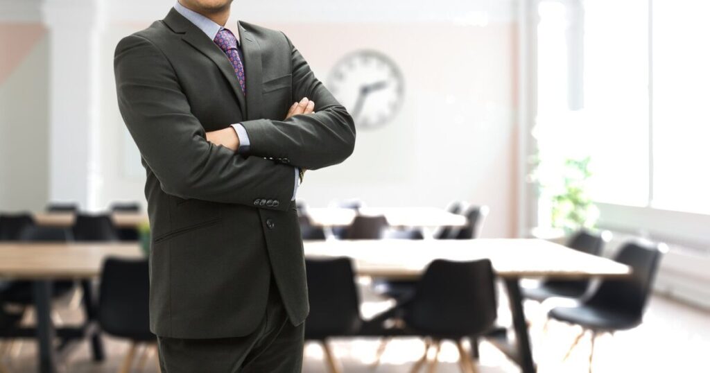 ビジネスマン　スーツの男性