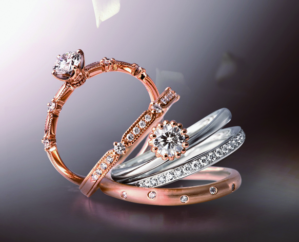 ピンクゴールドの結婚指輪　ルシエ　クロシェ