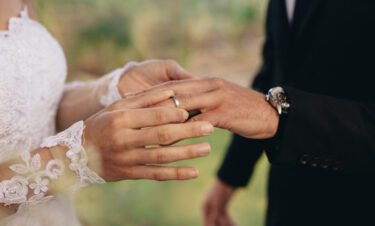 結婚指輪は”引っかからない”が大事｜毎日快適につけられる結婚指輪のデザインとは