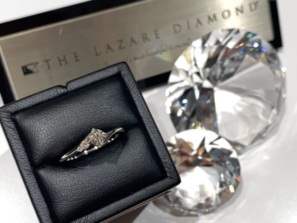 ラザールダイヤモンド　カシオペアの婚約指輪の画像