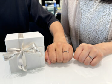 ポンテヴェキオの結婚指輪をつけたお客様の写真