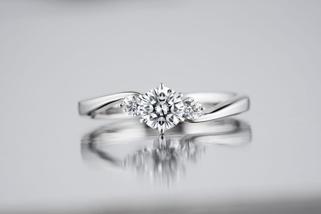 ロイヤル・アッシャー婚約指輪ERA680の画像