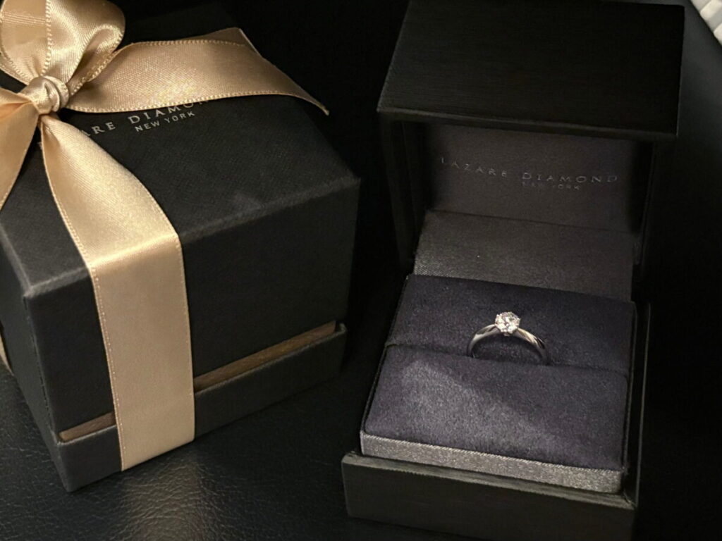 婚約指輪の画像