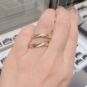 ゴールドのおしゃれな結婚指輪｜プロが教えるデザイン選びのコツと人気モデル