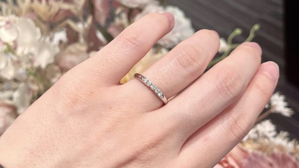 ラザールダイヤモンドの結婚指輪 ロージー