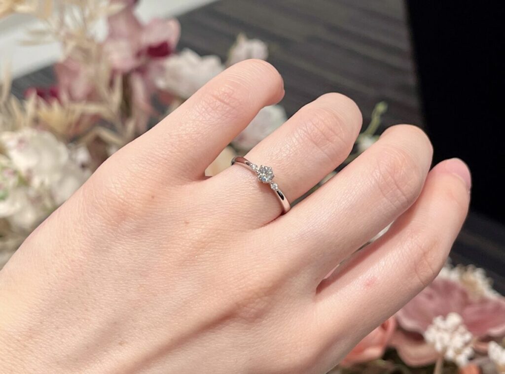 ラザールダイヤモンドの婚約指輪　レキシントン