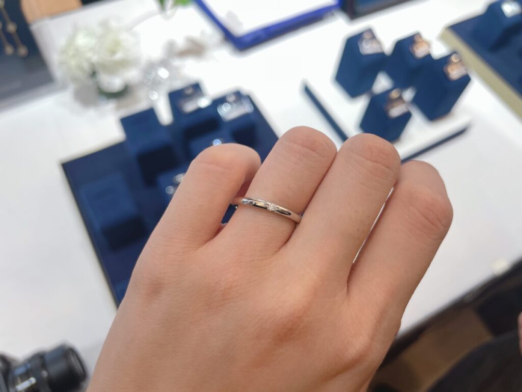 ロイヤル・アッシャーの新作結婚指輪WRB917の画像