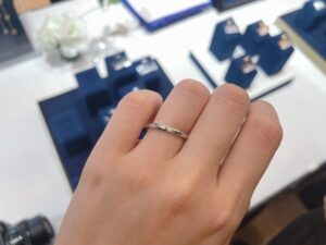 ロイヤル・アッシャー新作結婚指輪｜ピュールプラチナに待望の1石デザイン登場