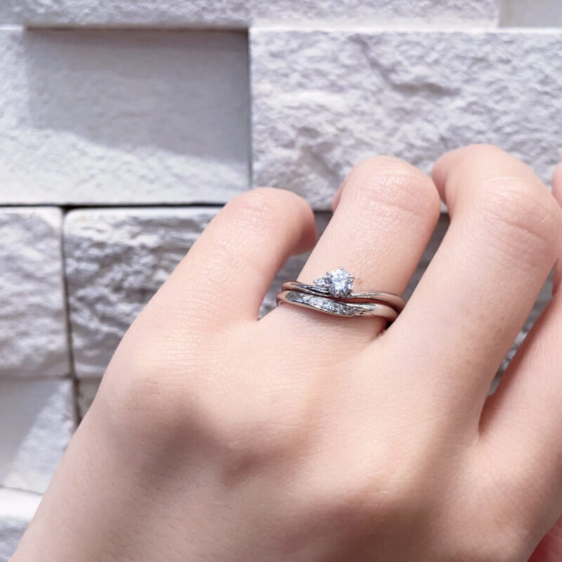 結婚指輪の「重ねづけ」組み合わせ特集！婚約指輪との