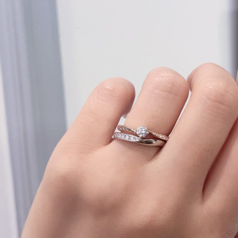 結婚指輪の「重ねづけ」組み合わせ特集！婚約指輪との