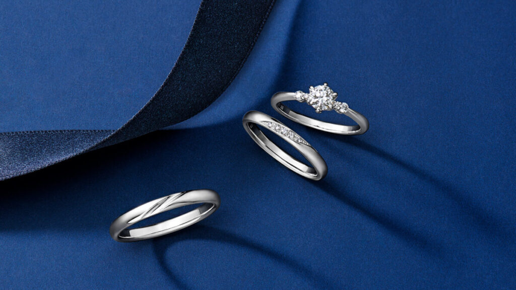 ロイヤル・アッシャー クラウンシリーズの婚約指輪ERA814と結婚指輪WRA066/WRB076