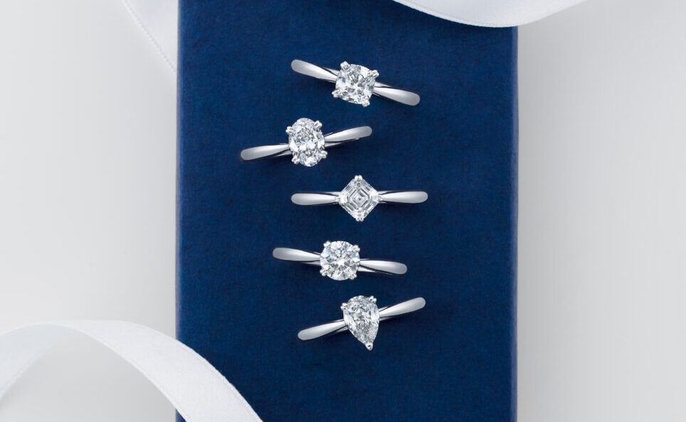 ファンシーカット　ロイヤルアッシャーカット婚約指輪