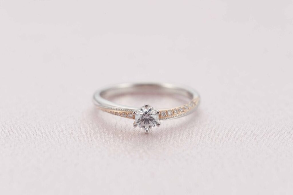 ラブボンドの婚約指輪ジュビリー