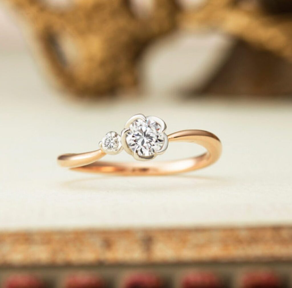 アンティックの婚約指輪ベルフェ