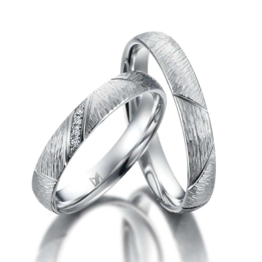 コランダムマットの表面加工をしたマイスターの結婚指輪