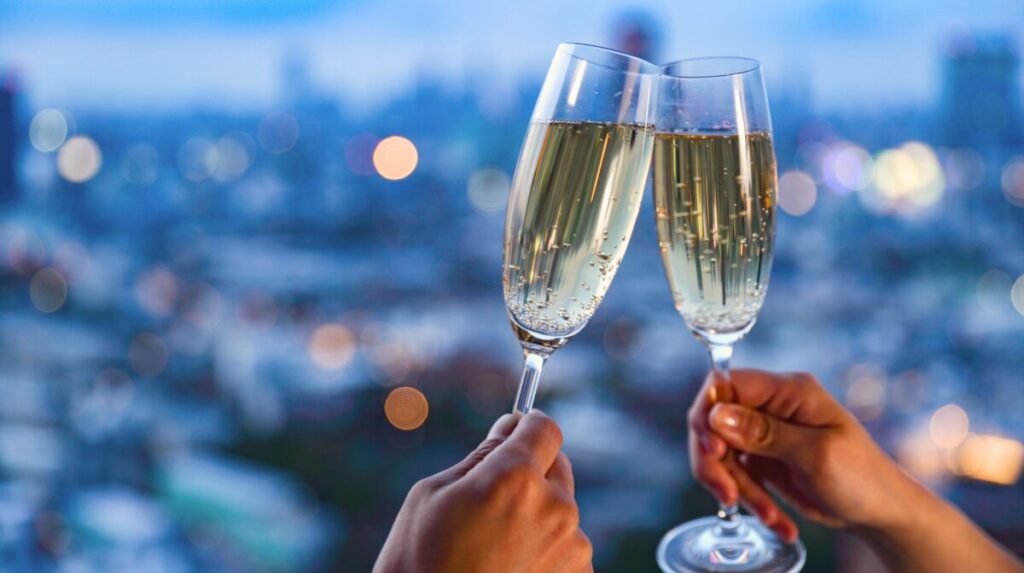 結婚記念日に感お会いしているふたり