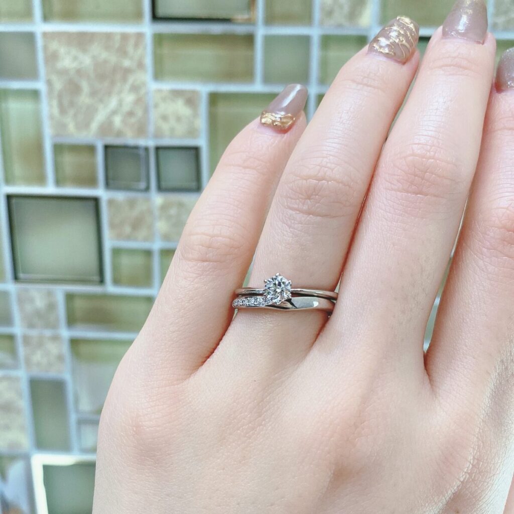 ロイヤル・アッシャーのセットリング
着用画