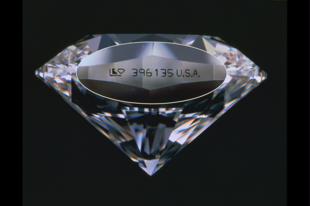 ラザールダイヤモンドのガードル刻印