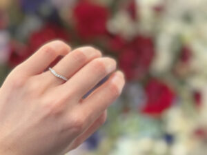 指が綺麗に見える結婚指輪の選び方！プロが教える指タイプ別正解デザイン