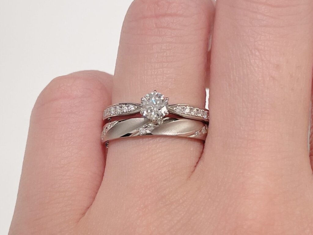 ロイヤル・アッシャーの婚約指輪ERA815・結婚指輪WRA902/WRB912
