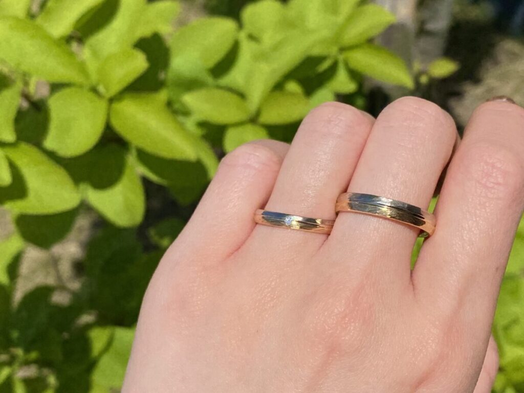 マット加工の結婚指輪