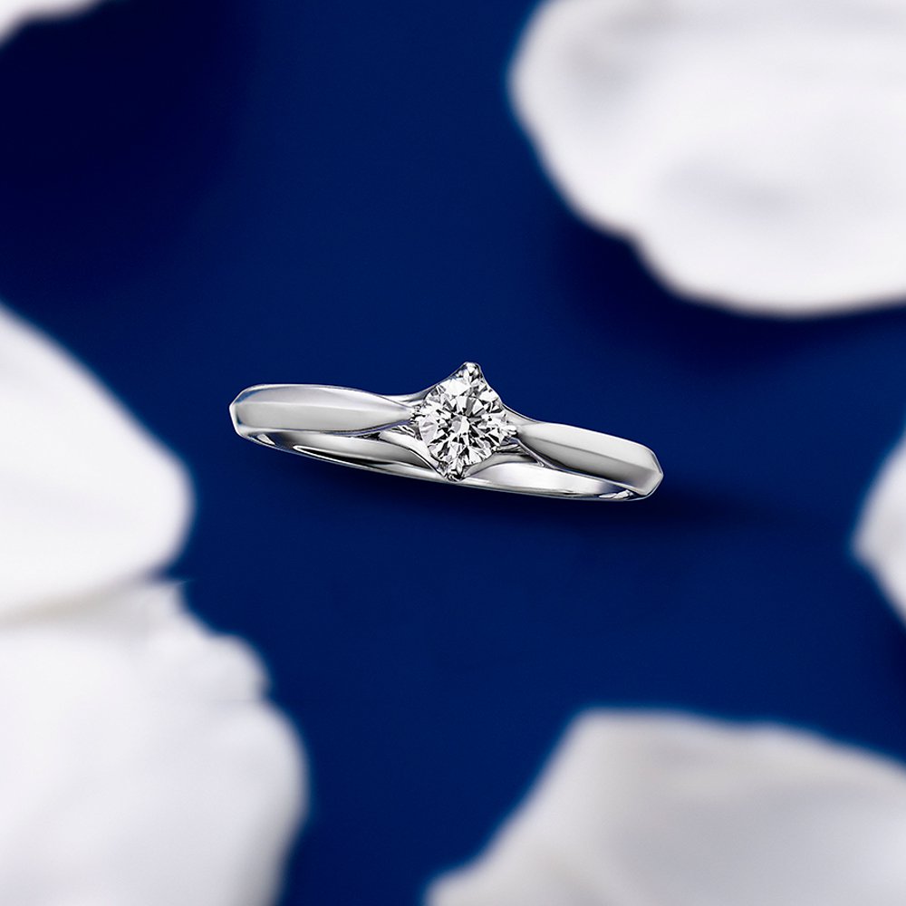 ロイヤル・アッシャールフトコレクションの婚約指輪ERA816