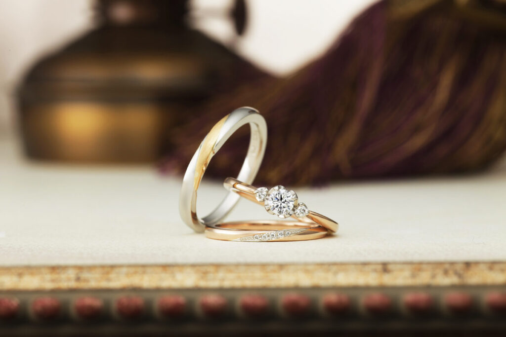 アンティックの婚約指輪と結婚指輪　ノイルト