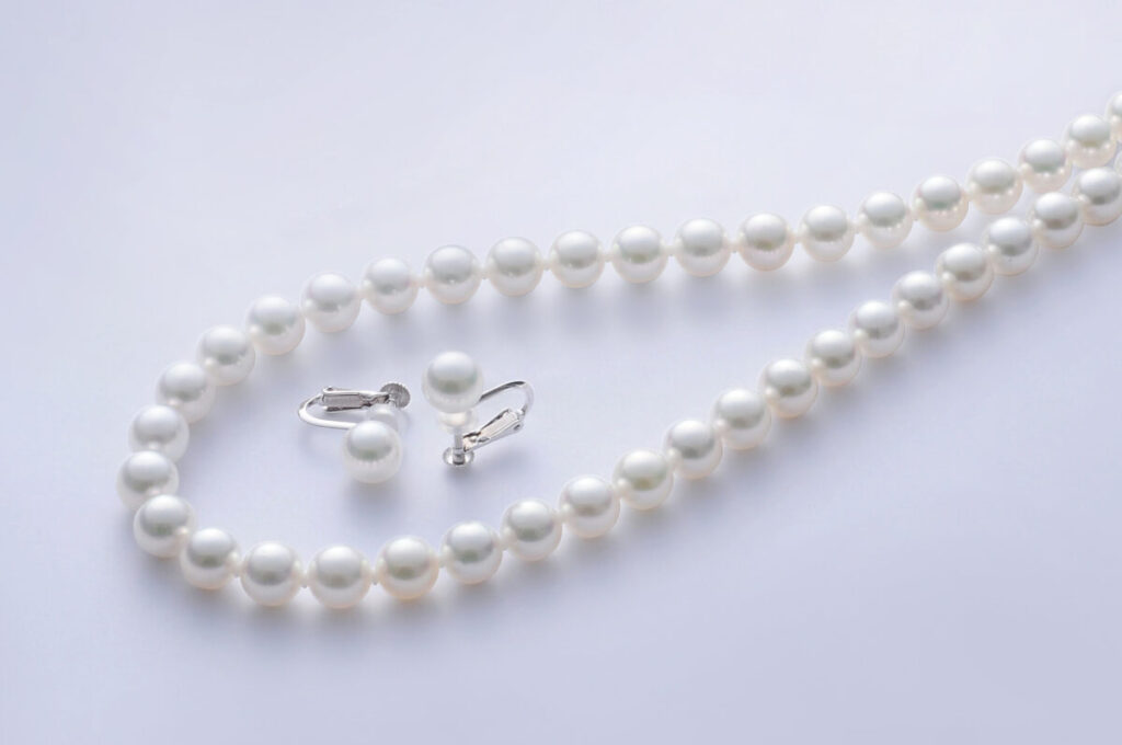優花真珠のネックレスとイヤリング