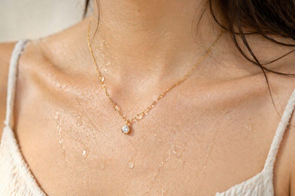 汗や水分に触れるネックレス