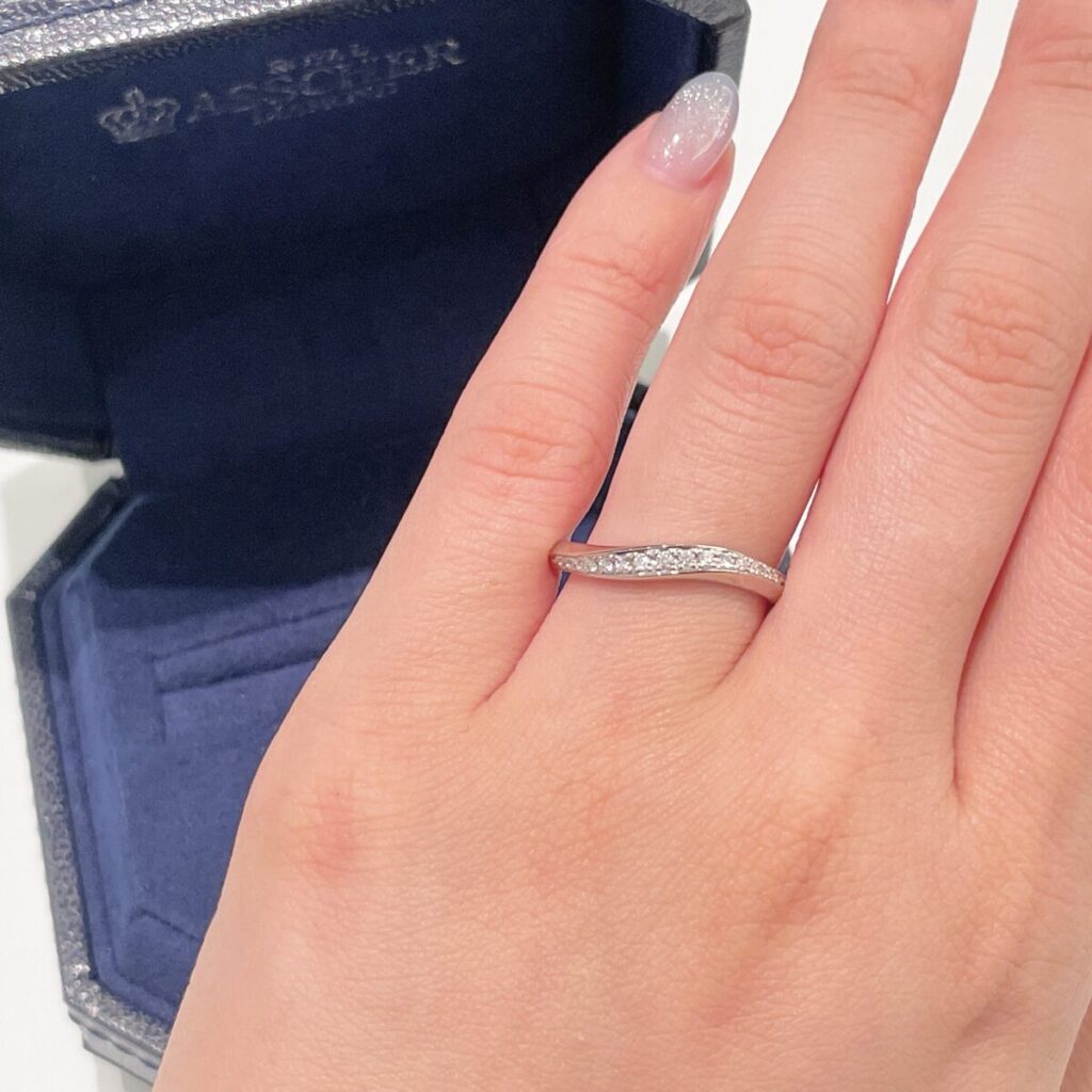 ロイヤル・アッシャーの結婚指輪WRA067/WRB077