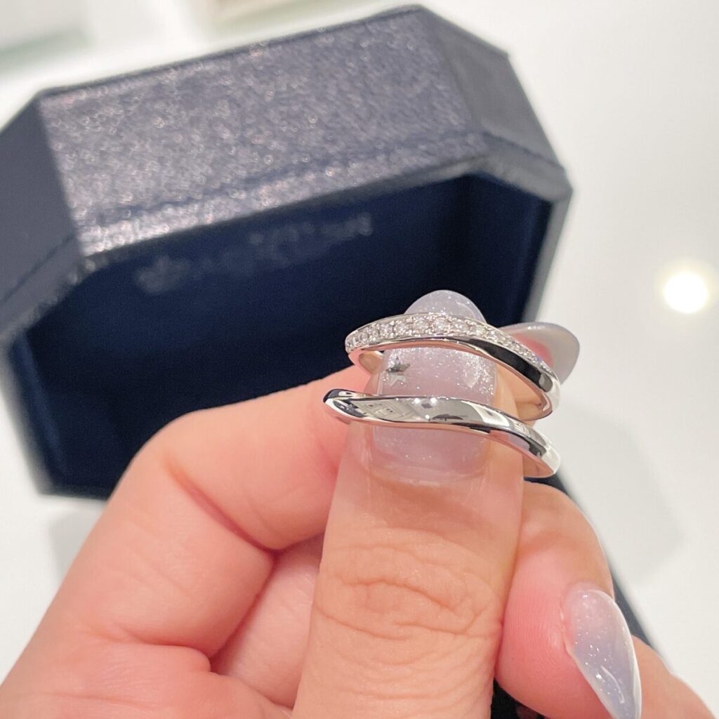 ロイヤル・アッシャーの結婚指輪WRA067/WRB077